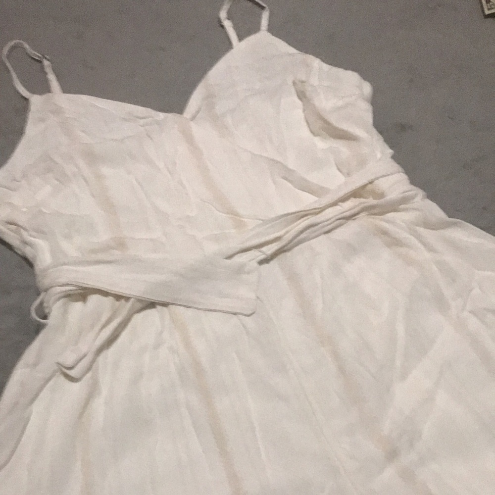 Cute off white romper - Picture 2 of 4